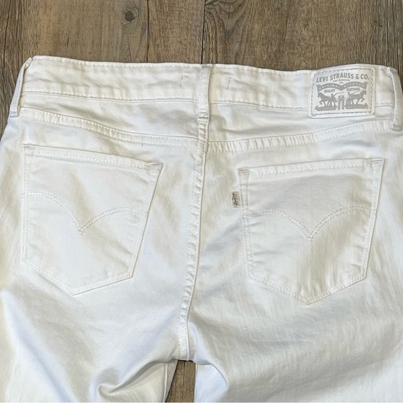 White Levi’s Skinny 711 Jeans - Size 28 - Picture 4 of 7